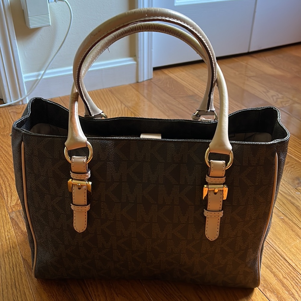 Michael Kors purse - Picture 3 of 16